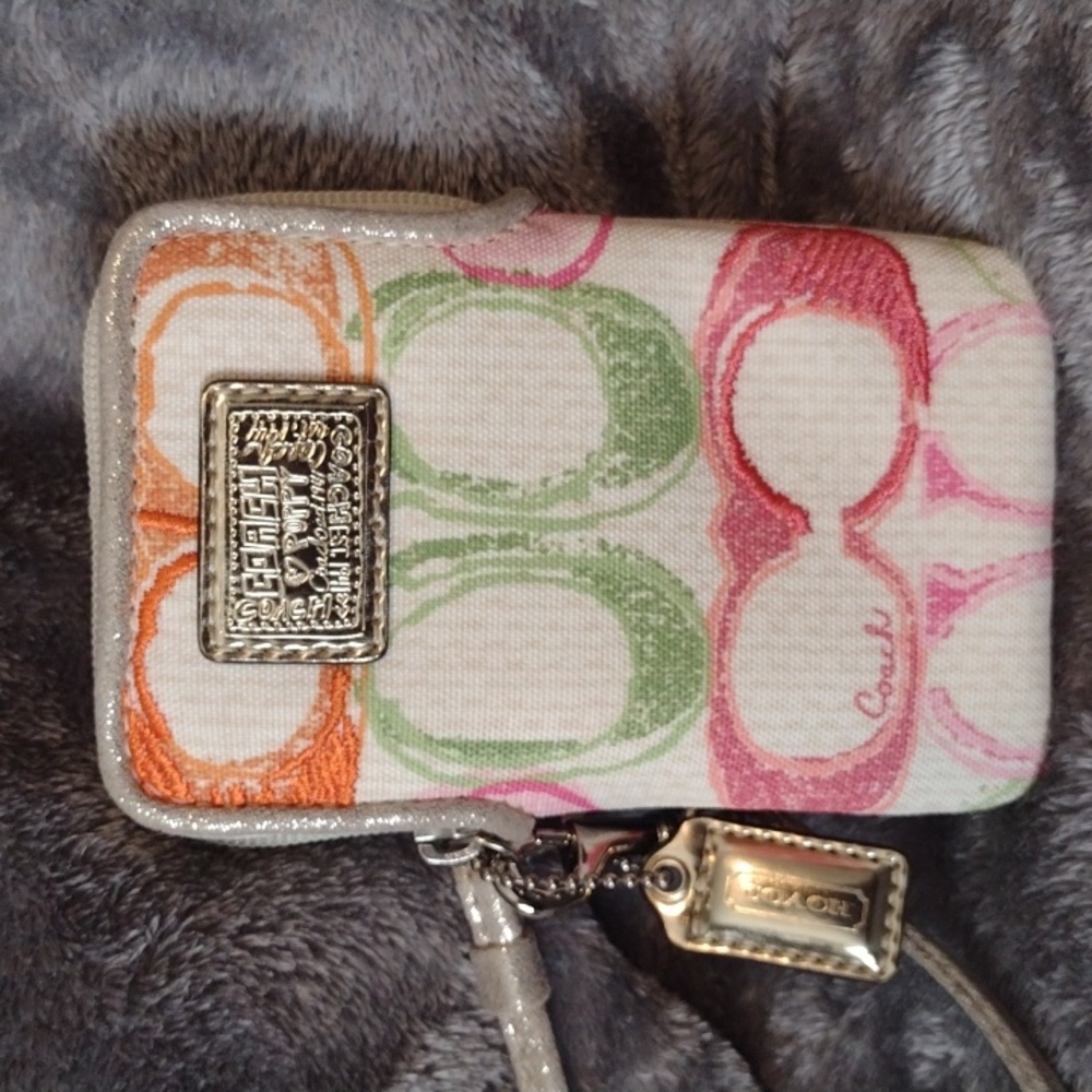 Coach Poppy Wristlet, NWOT